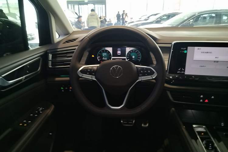 Used Volkswagen Viloran 2024 380TSI Premium Edition Steering Wheel