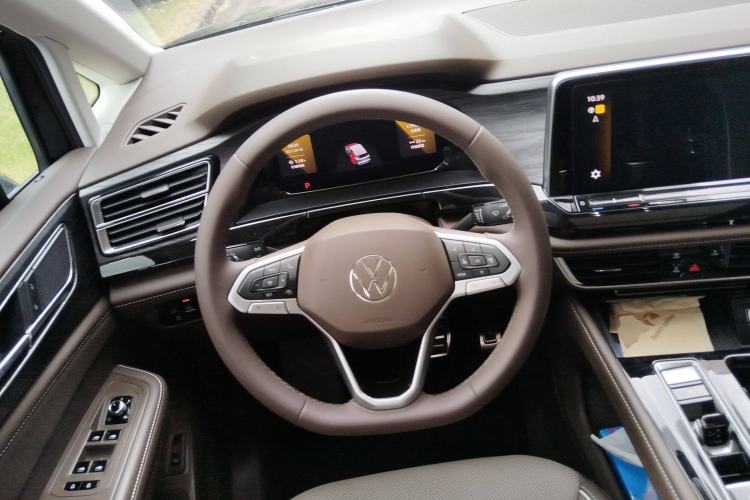 Used Volkswagen Viloran 2024 380TSI Premium Edition Steering Wheel