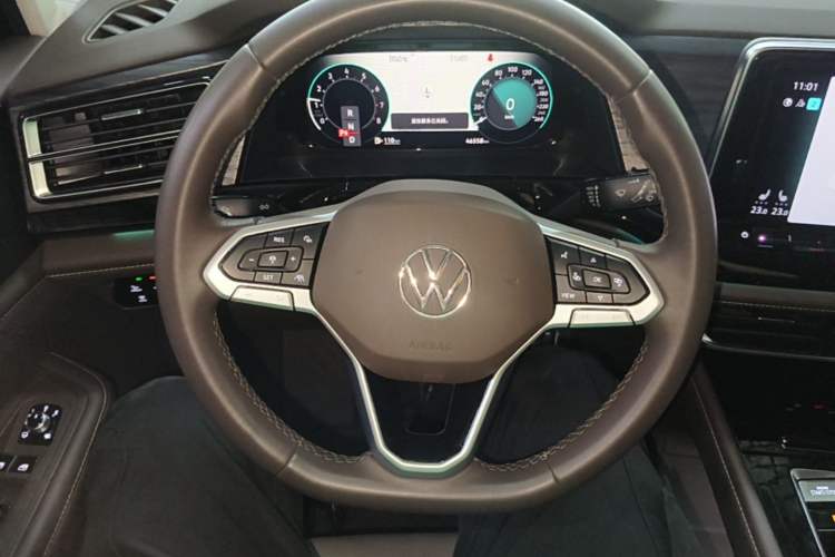 Used Volkswagen Viloran 2024 380TSI Premium Edition Steering Wheel