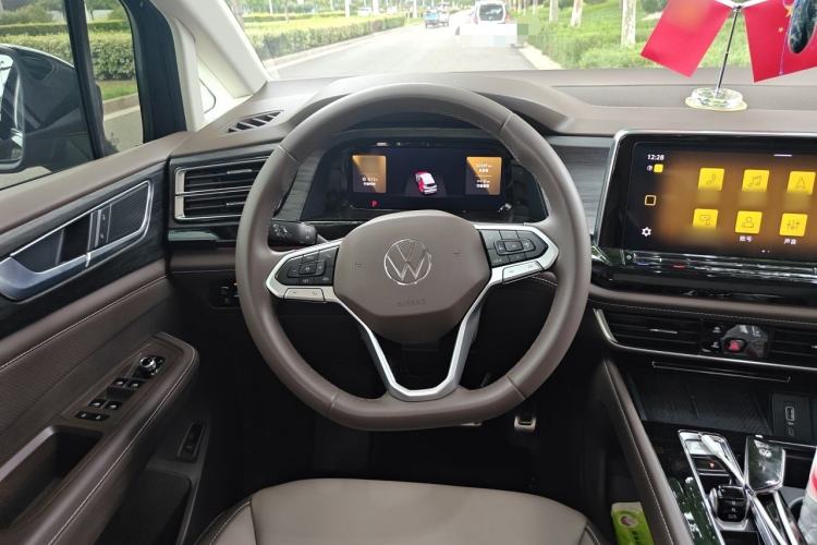 Used Volkswagen Viloran 2024 380TSI Luxury Edition Steering Wheel