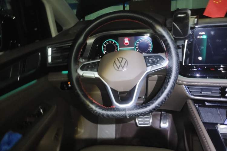 Used Volkswagen Viloran 2024 380TSI Premium Edition Steering Wheel