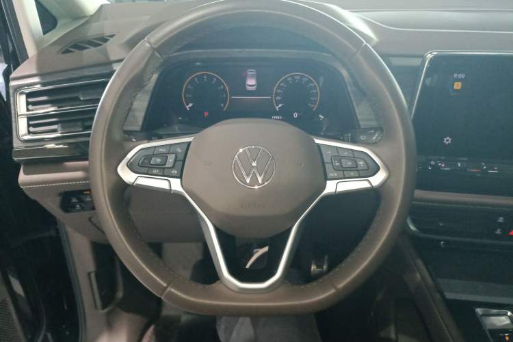 Used Volkswagen Viloran 2024 380TSI Luxury Edition Steering Wheel