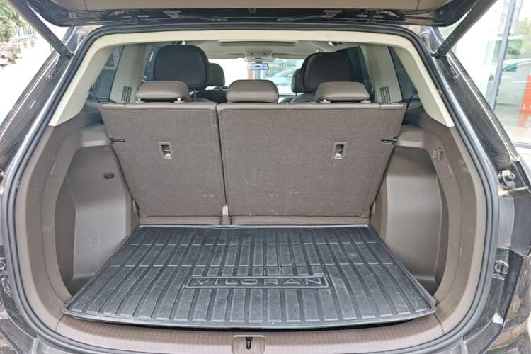 Used Volkswagen Viloran 2024 380TSI Premium Edition Trunk