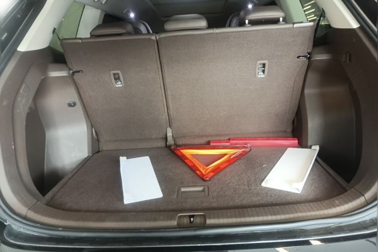 Used Volkswagen Viloran 2024 380TSI Premium Edition Trunk