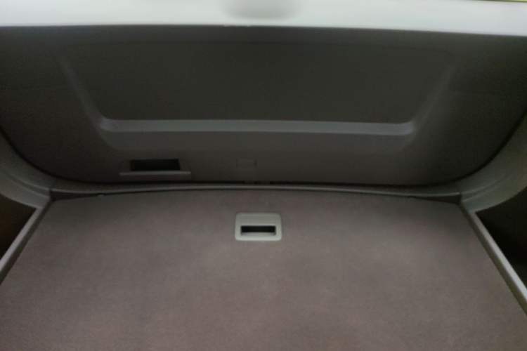 Used Volkswagen Viloran 2024 380TSI Premium Edition Trunk
