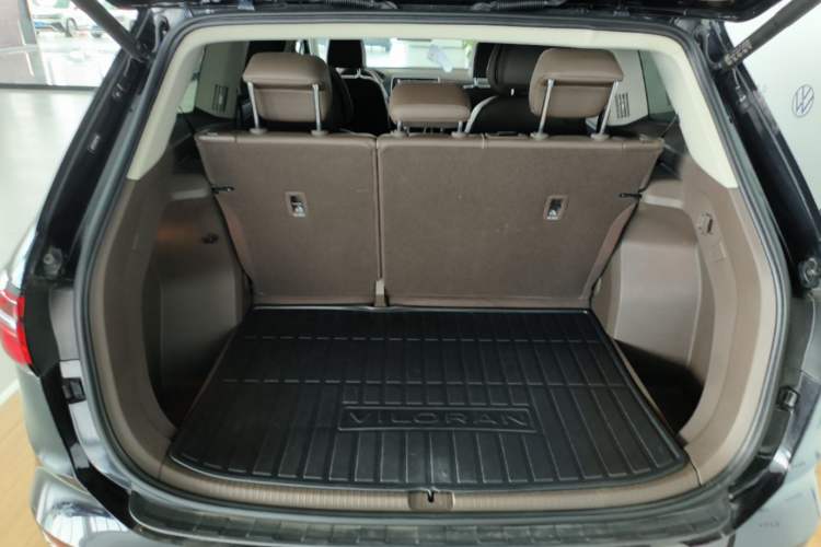 Used Volkswagen Viloran 2024 380TSI Premium Edition Trunk