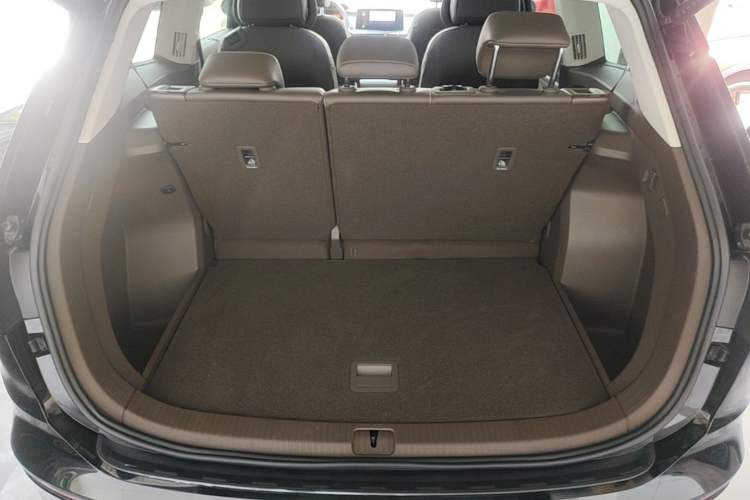 Used Volkswagen Viloran 2024 380TSI Premium Edition Trunk