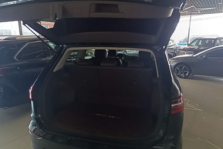 Used Volkswagen Viloran 2024 330TSI Business Edition Trunk