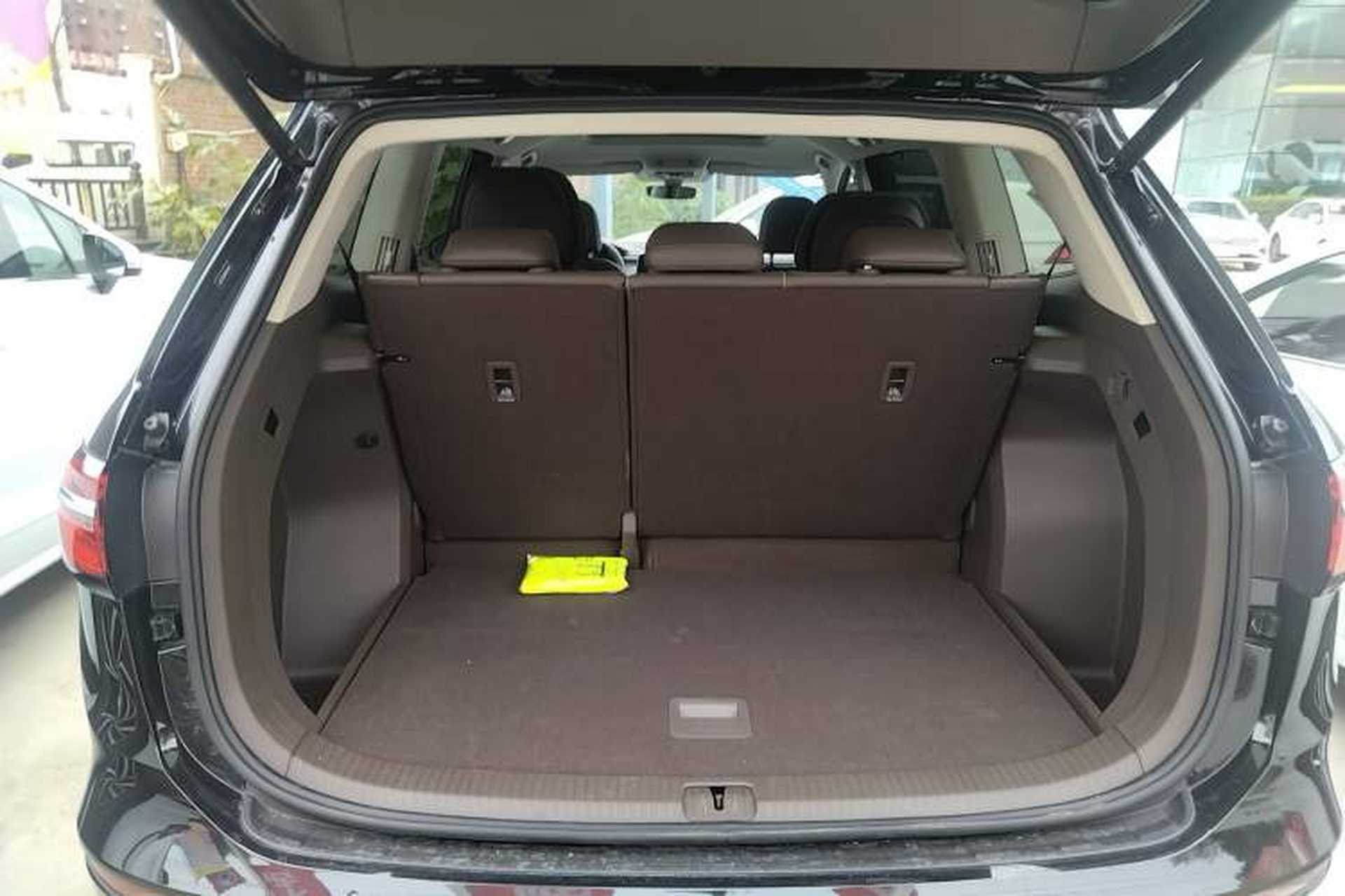 Used Volkswagen Viloran 2024 380TSI Premium Edition Trunk