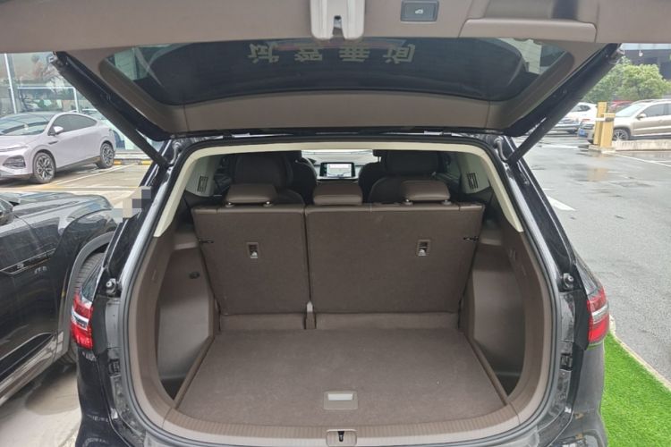 Used Volkswagen Viloran 2024 380TSI Premium Edition Trunk