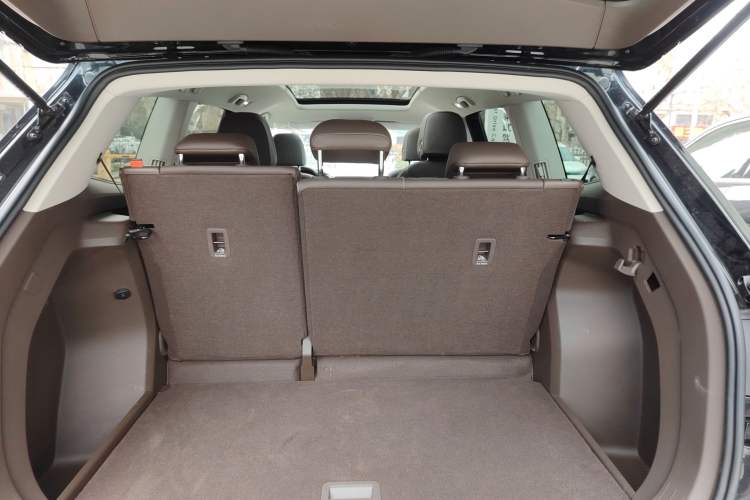 Used Volkswagen Viloran 2024 330TSI Business Edition Trunk