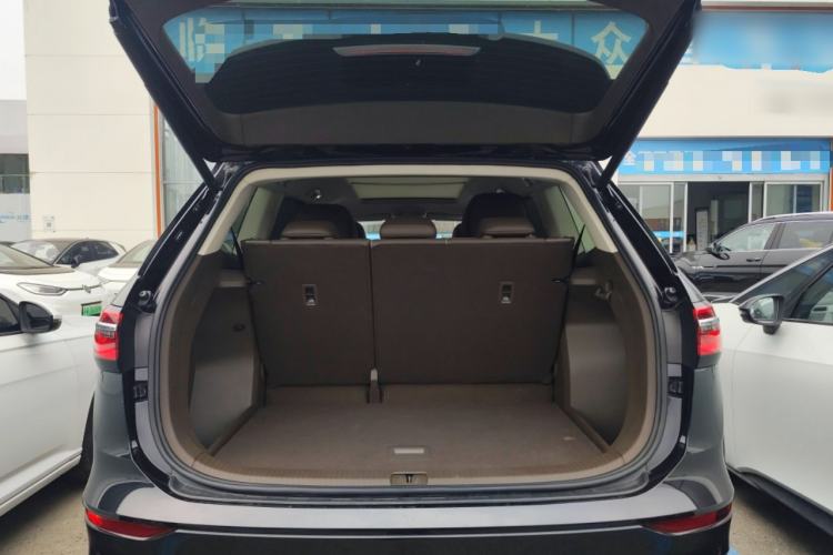 Used Volkswagen Viloran 2024 380TSI Premium Edition Trunk