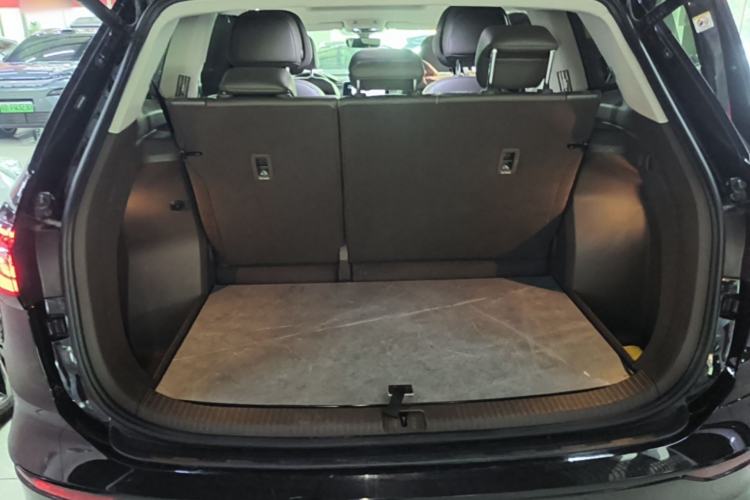 Used Volkswagen Viloran 2024 380TSI Premium Edition Trunk