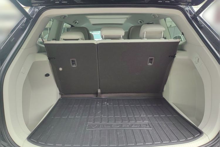 Used Volkswagen Viloran 2024 380TSI Premium Edition Trunk