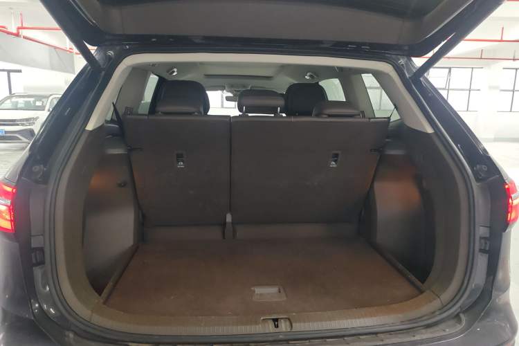 Used Volkswagen Viloran 2024 380TSI Premium Edition Trunk