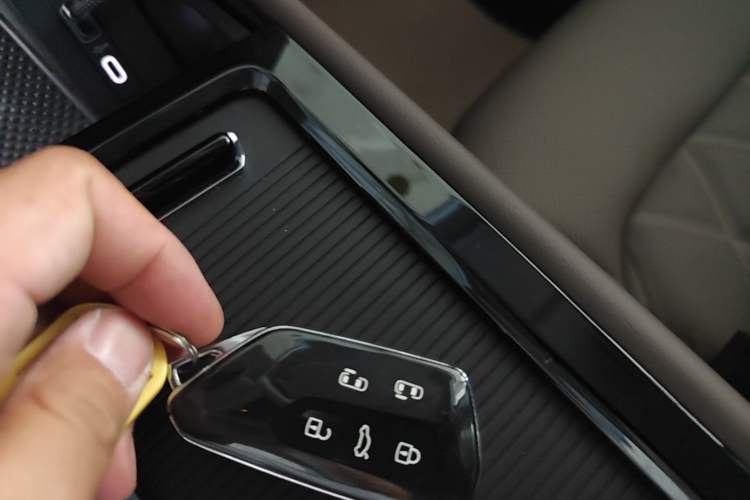Used Volkswagen Viloran 2024 380TSI Premium Edition Vehicle Key