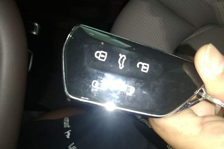 Used Volkswagen Viloran 2024 380TSI Premium Edition Vehicle Key