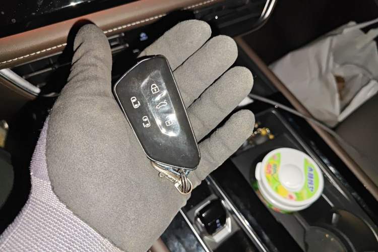 Used Volkswagen Viloran 2024 380TSI Premium Edition Vehicle Key