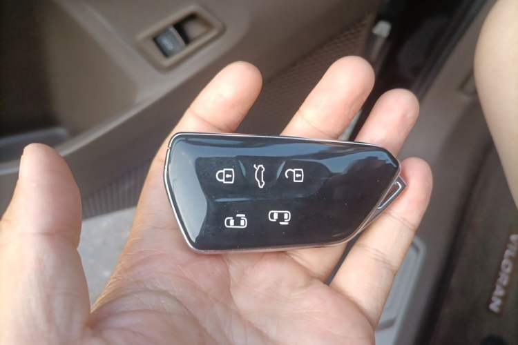 Used Volkswagen Viloran 2024 380TSI Premium Edition Vehicle Key