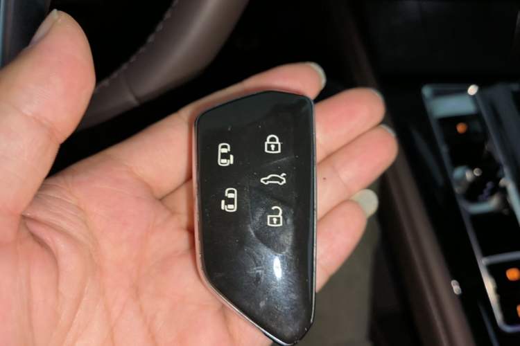 Used Volkswagen Viloran 2024 380TSI Premium Edition Vehicle Key
