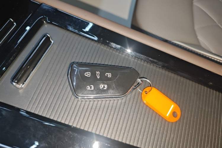 Used Volkswagen Viloran 2024 380TSI Premium Edition Vehicle Key