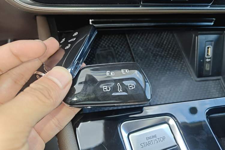 Used Volkswagen Viloran 2024 380TSI Premium Edition Vehicle Key
