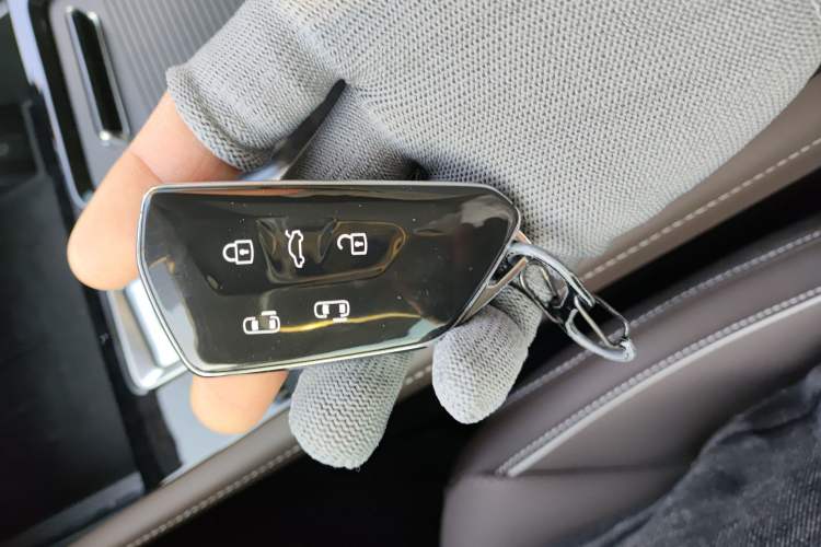 Used Volkswagen Viloran 2024 380TSI Premium Edition Vehicle Key
