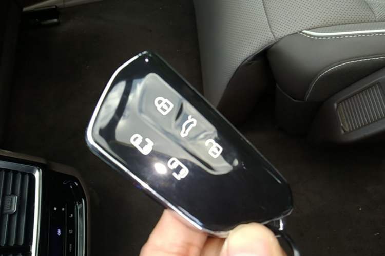Used Volkswagen Viloran 2024 380TSI Premium Edition Vehicle Key