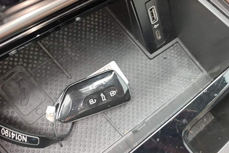 Used Volkswagen Viloran 2024 380TSI Premium Edition Vehicle Key