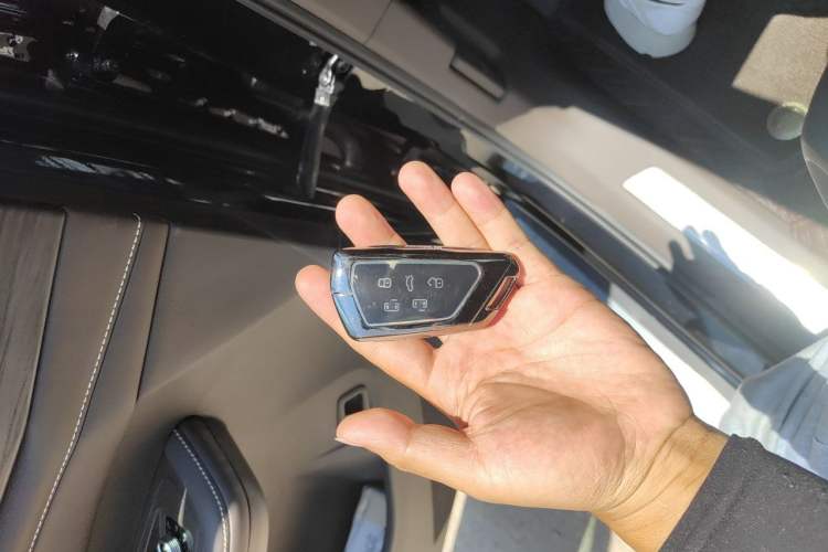 Used Volkswagen Viloran 2024 380TSI Premium Edition Vehicle Key