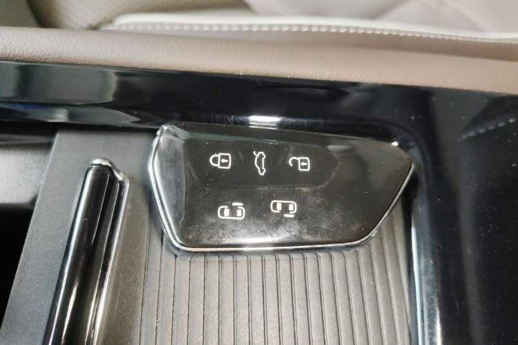 Used Volkswagen Viloran 2024 380TSI Premium Edition Vehicle Key