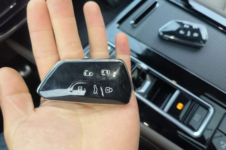 Used Volkswagen Viloran 2024 380TSI Premium Edition Vehicle Key