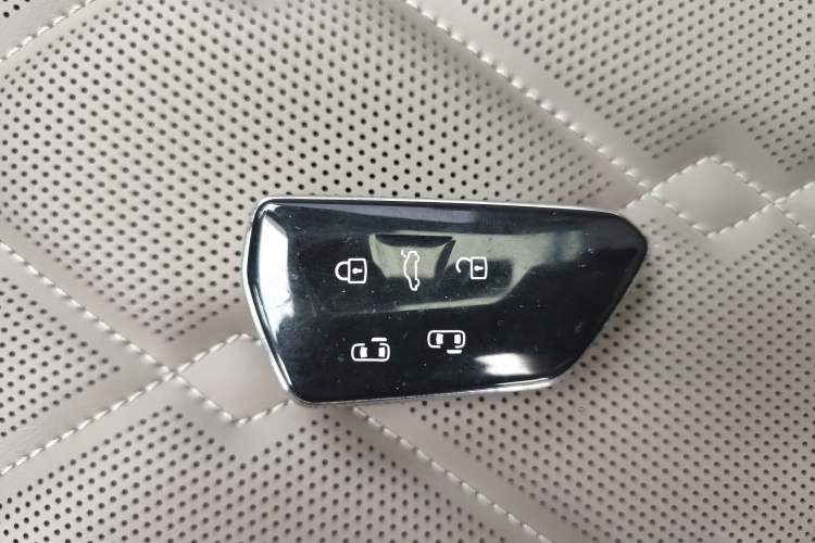 Used Volkswagen Viloran 2024 380TSI Premium Edition Vehicle Key