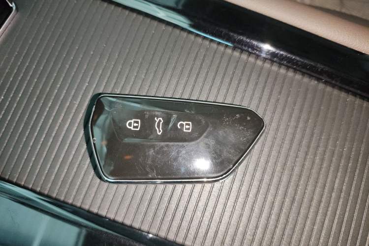 Used Volkswagen Viloran 2024 330TSI Business Edition Vehicle Key