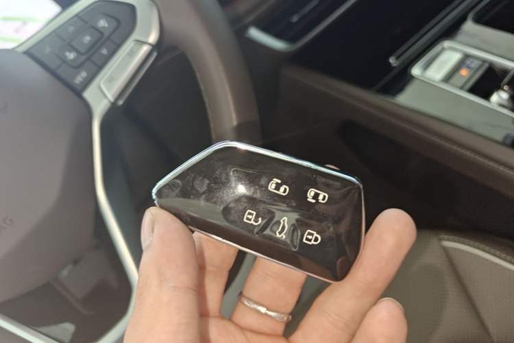 Used Volkswagen Viloran 2024 380TSI Premium Edition Vehicle Key