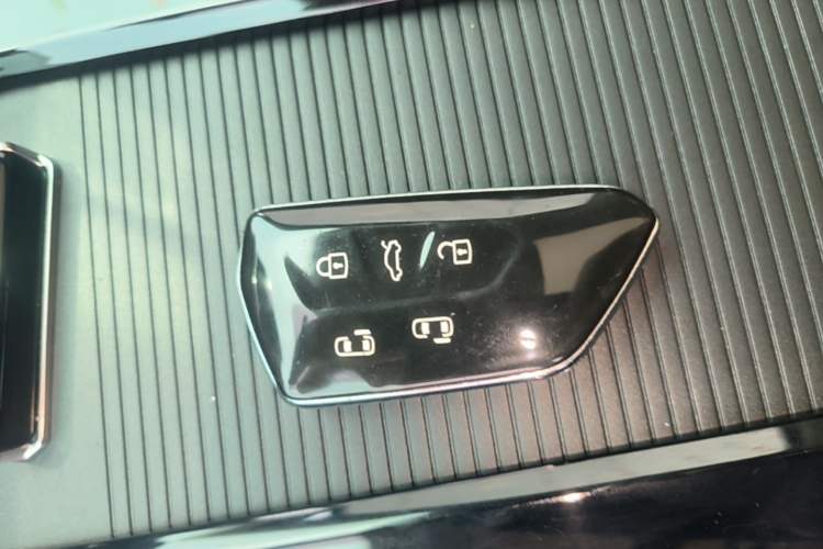 Used Volkswagen Viloran 2024 380TSI Premium Edition Vehicle Key