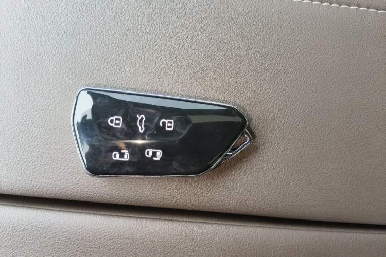Used Volkswagen Viloran 2024 380TSI Premium Edition Vehicle Key