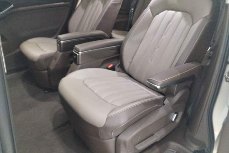 Used Volkswagen Viloran 2024 330TSI Luxury Edition Interior 1