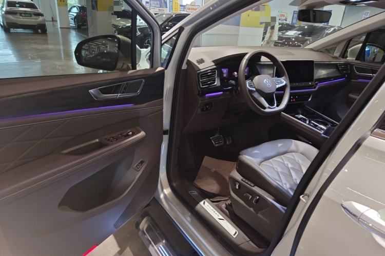 Used Volkswagen Viloran 2024 380TSI Premium Edition Driver Seat