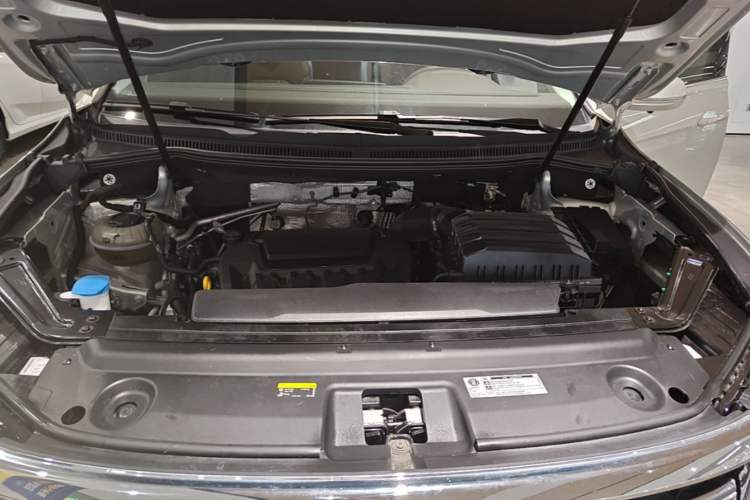 Used Volkswagen Viloran 2024 380TSI Premium Edition Engine Bay