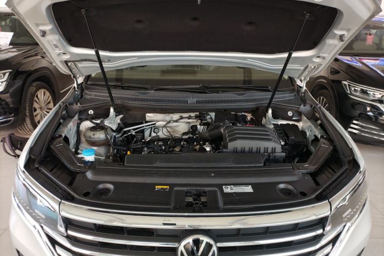 Used Volkswagen Viloran 2024 330TSI Luxury Edition Engine Bay