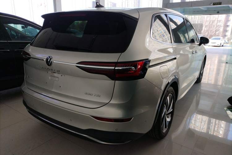 Used Volkswagen Viloran 2024 330TSI Luxury Edition Exterior 5