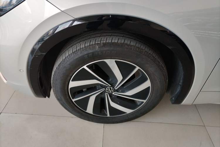 Used Volkswagen Viloran 2024 330TSI Luxury Edition Exterior 7