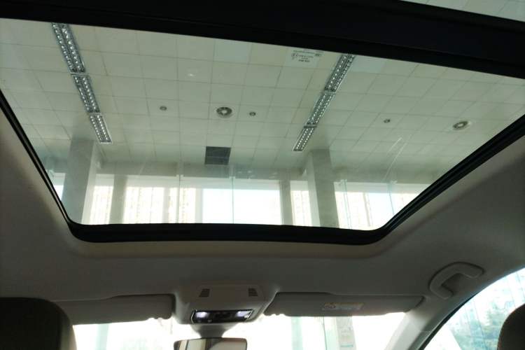 Used Volkswagen Viloran 2024 330TSI Luxury Edition Headliner