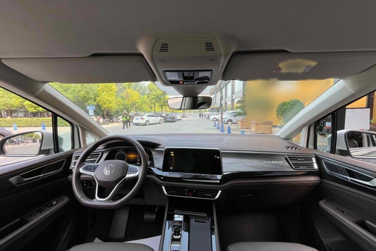 Used Volkswagen Viloran 2024 330TSI Luxury Edition Interior 1