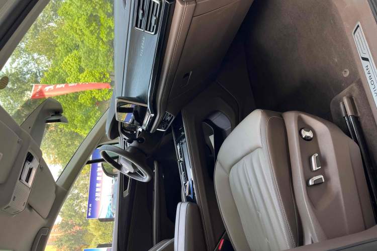 Used Volkswagen Viloran 2024 330TSI Luxury Edition Interior 3