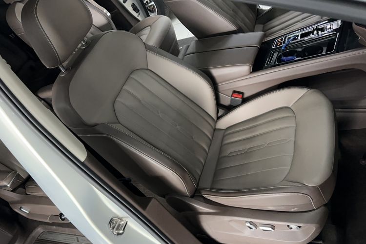 Used Volkswagen Viloran 2024 330TSI Luxury Edition Interior 3