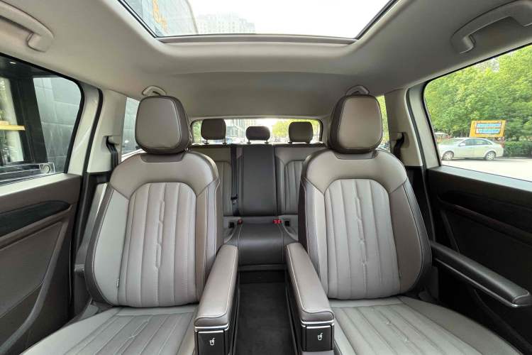 Used Volkswagen Viloran 2024 330TSI Luxury Edition Interior 6