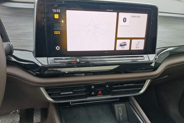 Used Volkswagen Viloran 2024 330TSI Luxury Edition Audio And AC Panel