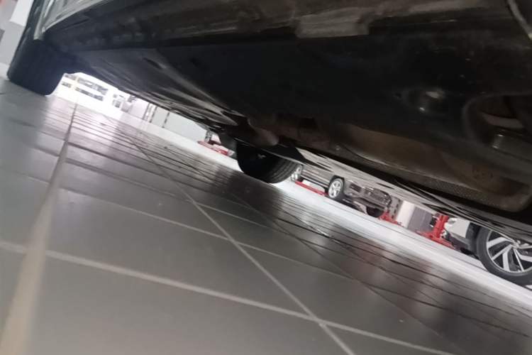 Used Volkswagen Viloran 2024 330TSI Luxury Edition Chassis Rear Left